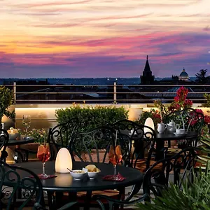 Marcella Royal - Rooftop Garden 4*, Roma Italia